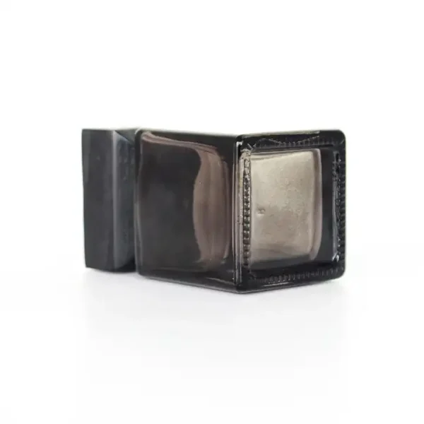 Bottiglia con diffusore a lamella in vetro quadrato nero da 100 ml con tappo a vite in legno - immagine 2