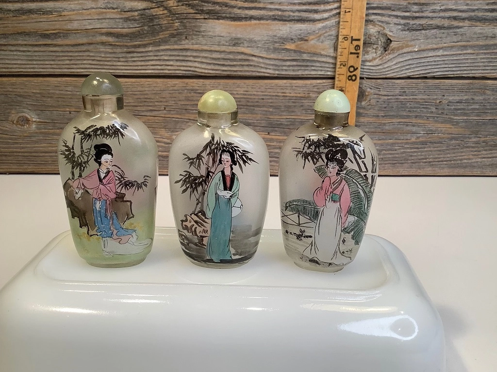 Chinese Ancient Perfume Bottle
