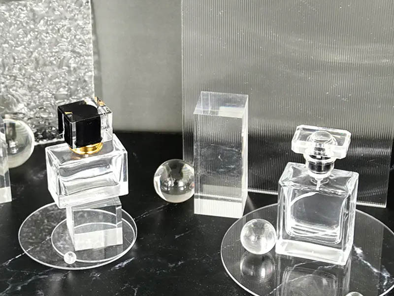 Botella de perfume moderna