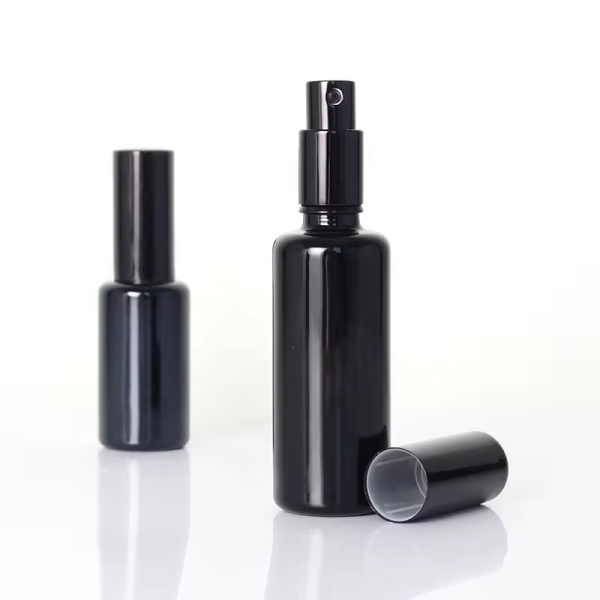 Flacone in vetro nero opaco da 50 ml con pompa spray - immagine 2