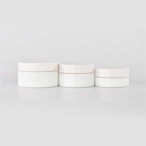 Barattolo per crema in vetro bianco opale a bocca larga
